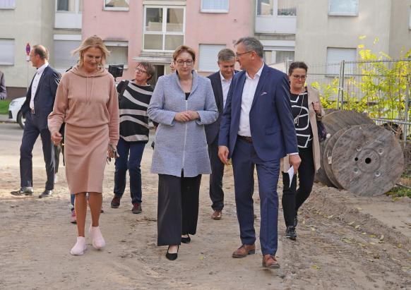 Ingeborg Esser, Klara Geywitz, Alf Aleithe