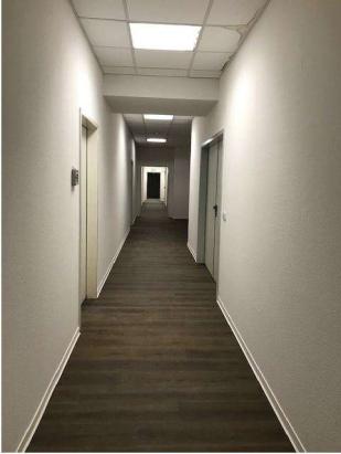 Neuer Boden 3 Flur a Neuer Boden 3 Flur a