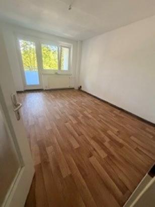 Ludwigsluster WZ mit Balkon Ludwigsluster WZ mit Balkon